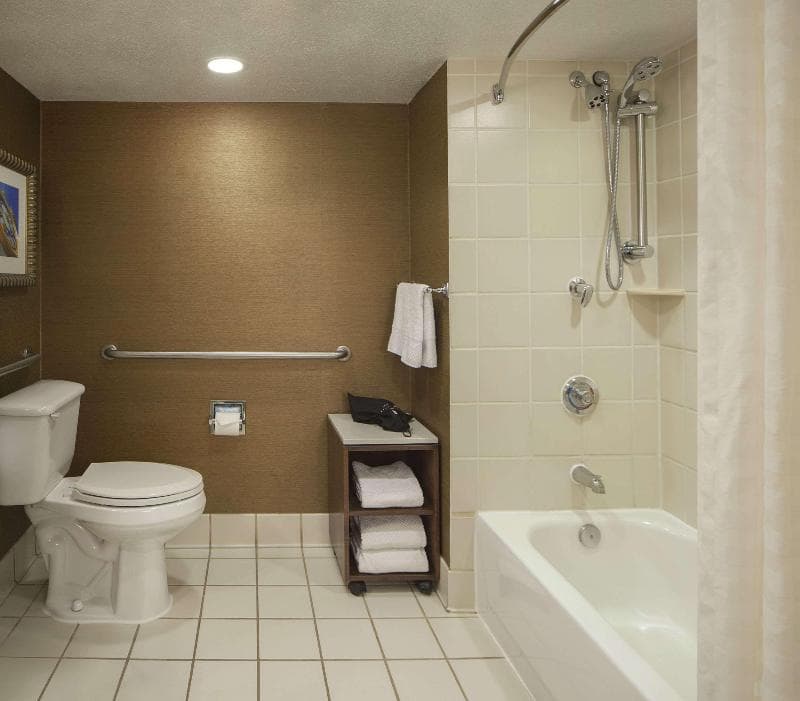 Embassy Suites by Hilton Austin Arboretum 2