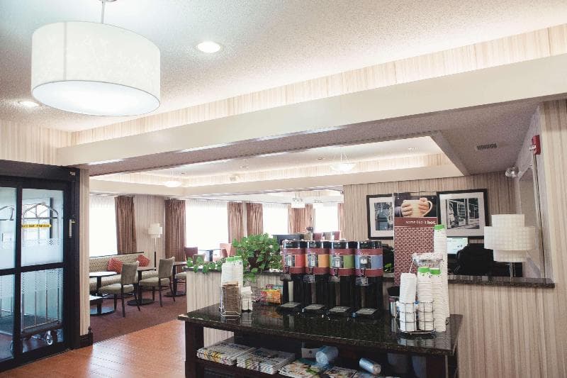 Hampton Inn Bloomington West 5