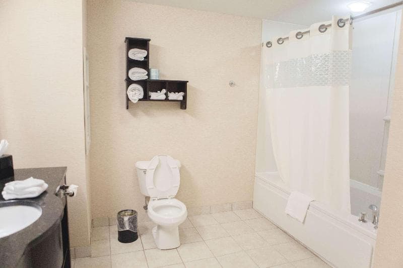 Hampton Inn Bloomington West 3
