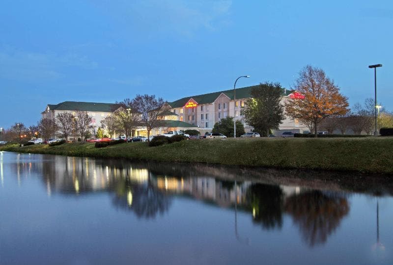 Hilton Garden Inn Chesapeake/Greenbrier 2