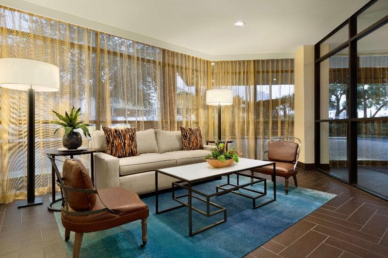 Embassy Suites by Hilton Austin Downtown South Congress 5