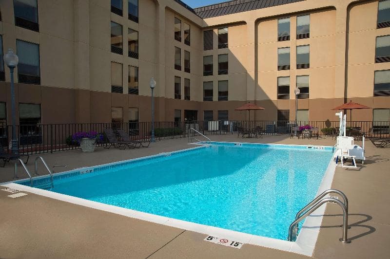 Hampton Inn Louisville-Airport 4