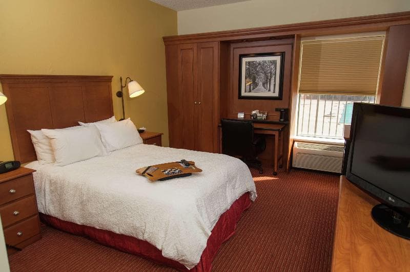 Hampton Inn Louisville-Airport 3
