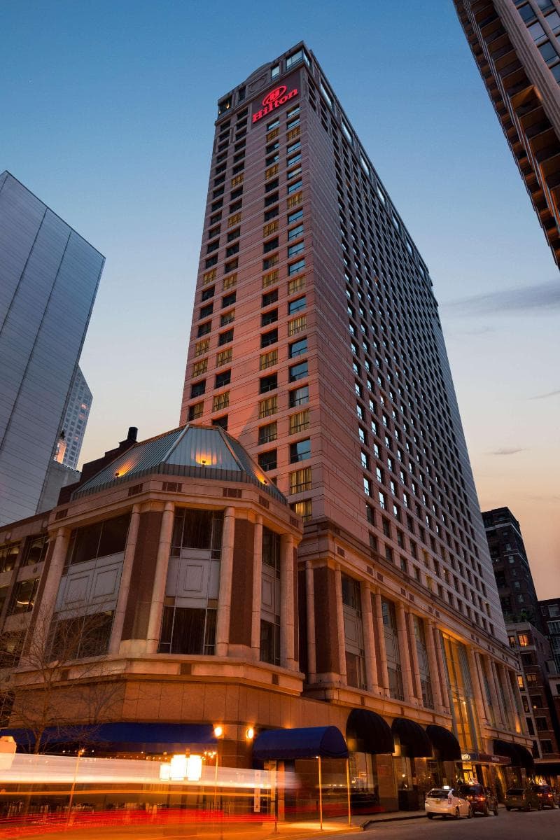 Hilton Chicago/Magnificent Mile Suites 3