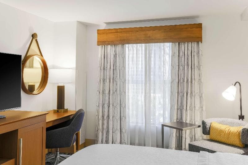 Hampton Inn & Suites Austin-Downtown/Convention Center 2