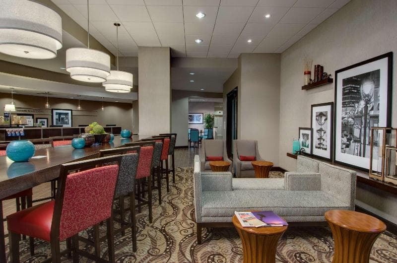 Hampton Inn & Suites Milwaukee Downtown 5