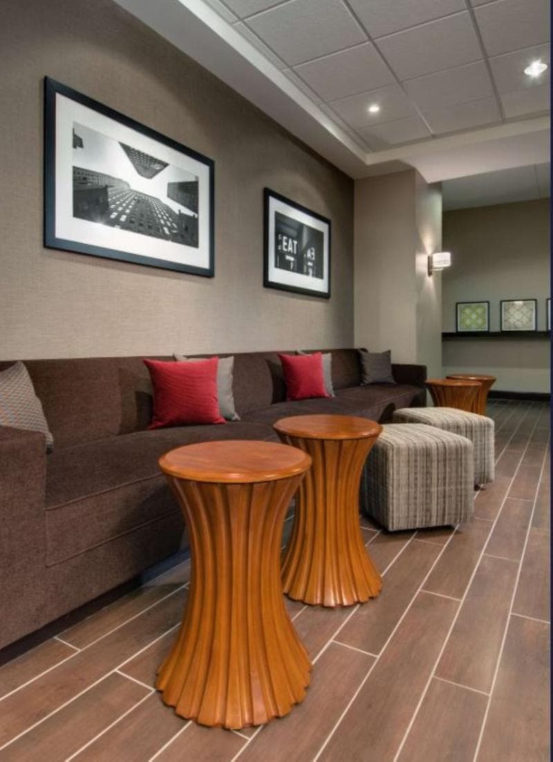 Hampton Inn & Suites Milwaukee Downtown 3