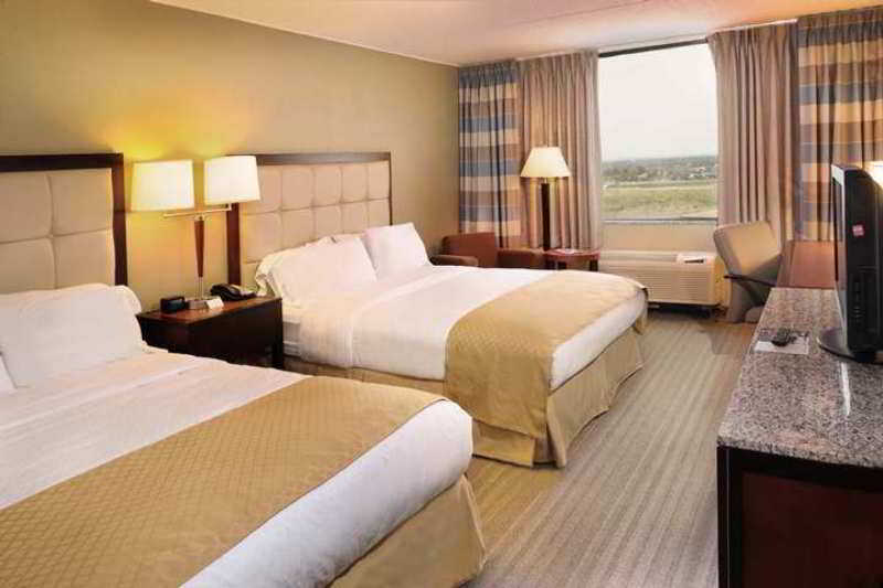 DoubleTree by Hilton Hotel St. Louis - Westport 4