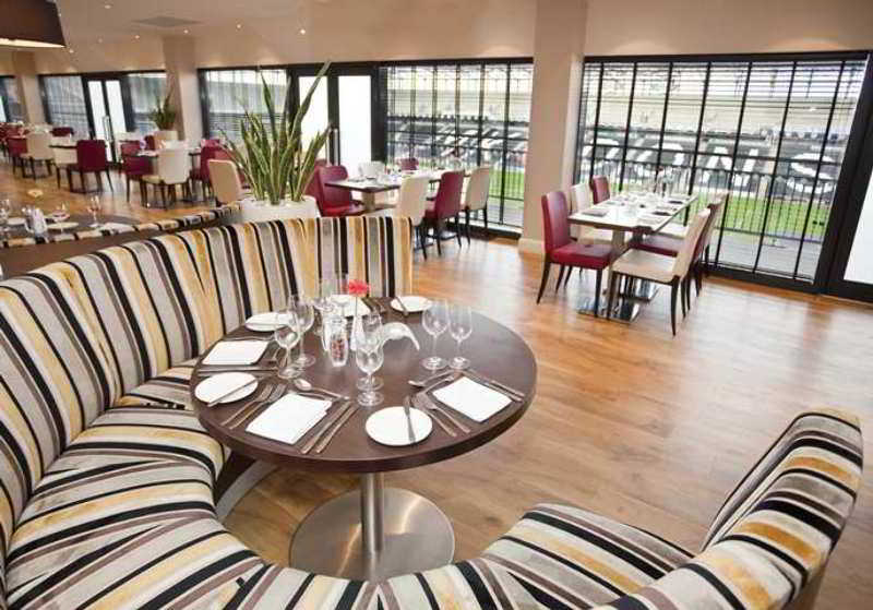 DoubleTree by Hilton Hotel St. Louis - Westport 5