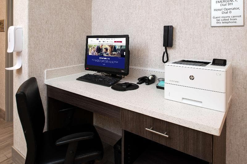 Hampton Inn Kansas City Northeast photo 1