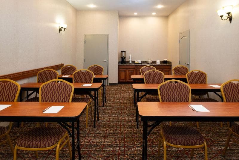 Hampton Inn Kansas City Northeast 3