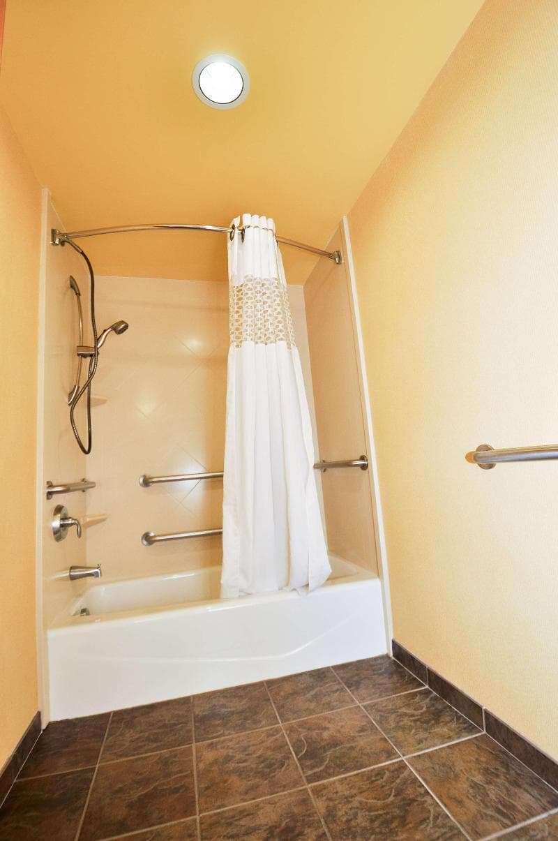 Hampton Inn & Suites Louisville East 4