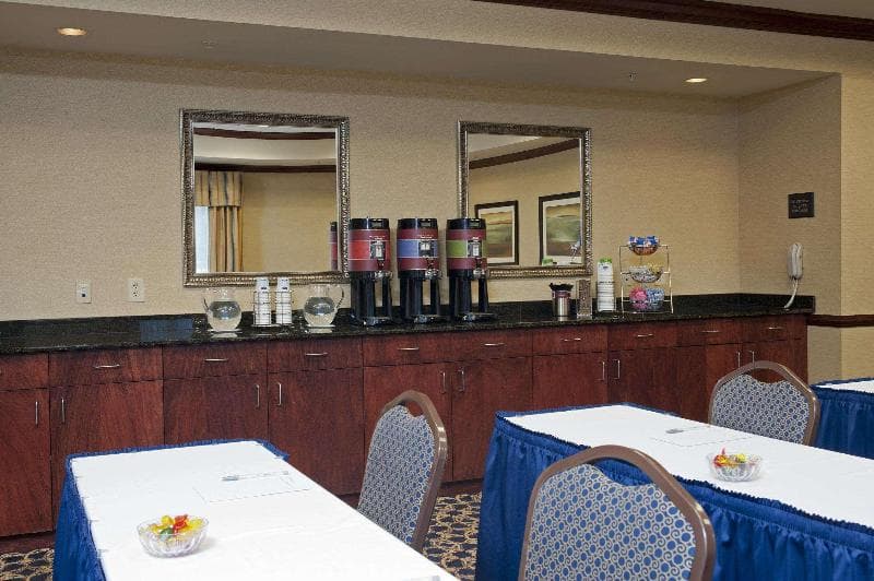 Hampton Inn & Suites Indianapolis-Airport photo 1