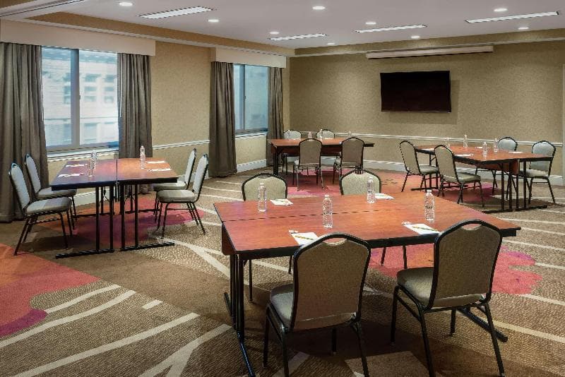 Hilton Garden Inn Philadelphia Center City 4