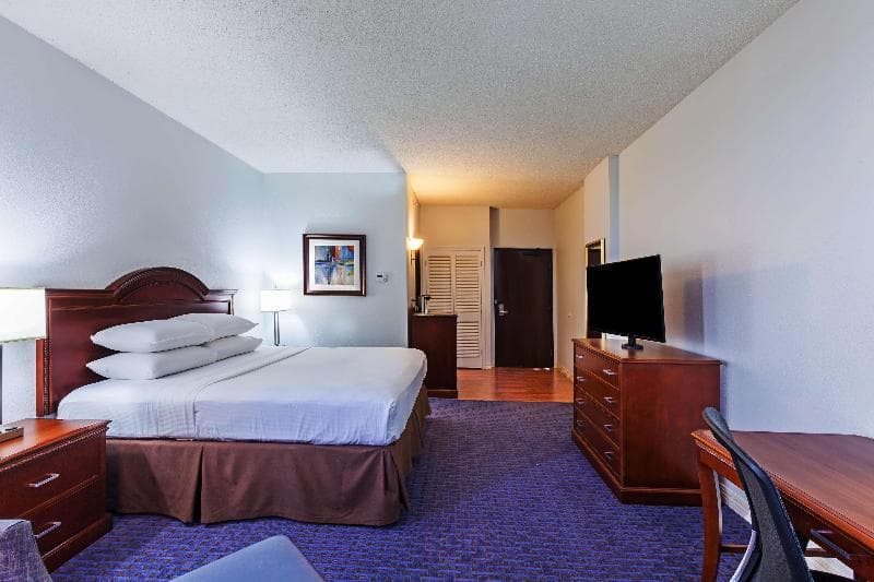 Hilton Waco 5