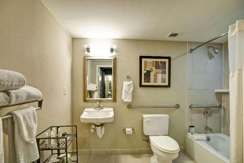 DoubleTree by Hilton Hotel Downtown Wilmington - Legal Distr 5
