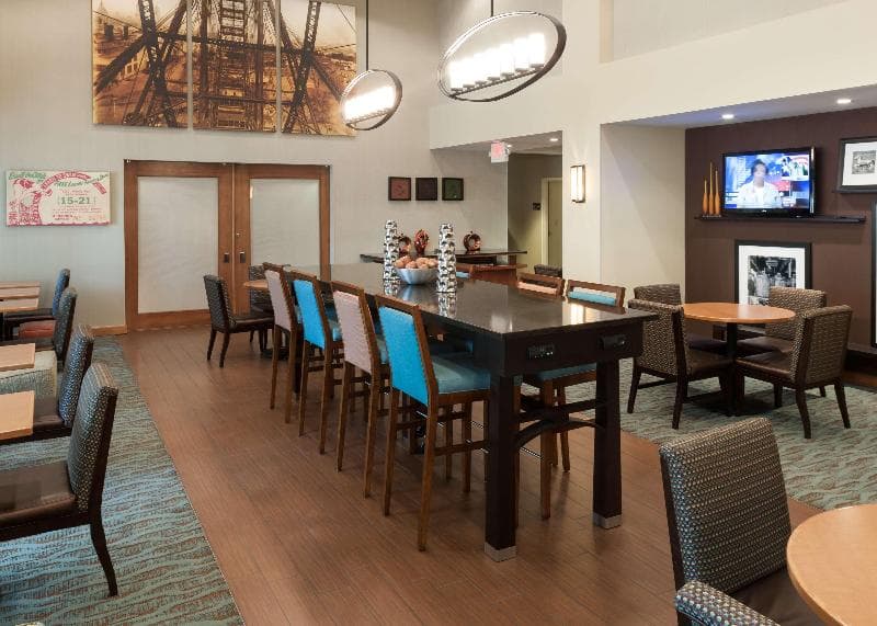 Hampton Inn & Suites St. Louis at Forest Park 5
