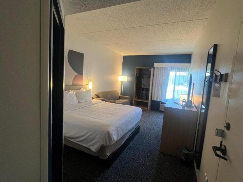 Spark by Hilton Green Bay 3