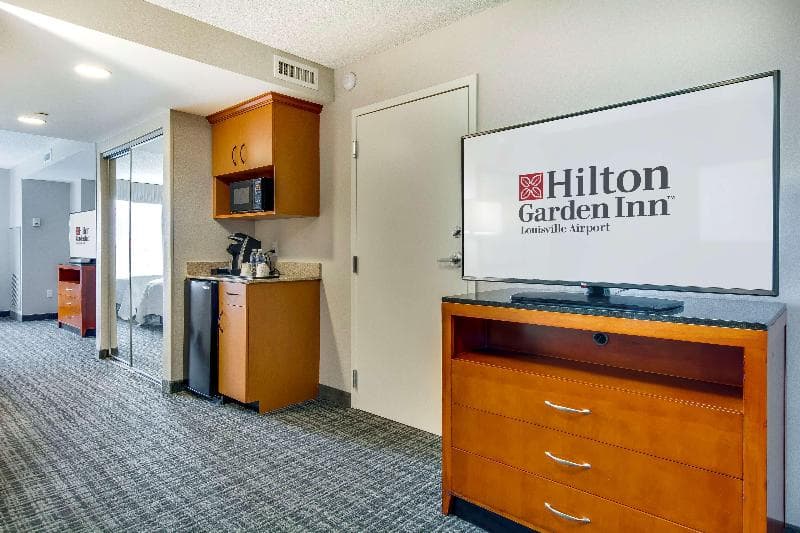 Hilton Garden Inn Louisville Airport 2