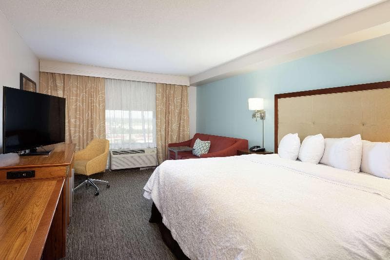 Hampton Inn & Suites Austin-Airport photo 1