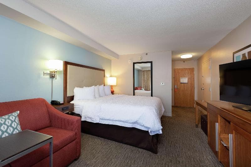 Hampton Inn & Suites Austin-Airport 2