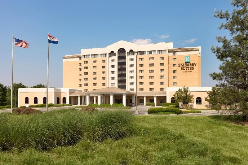 Embassy Suites by Hilton Kansas City International Airport 3