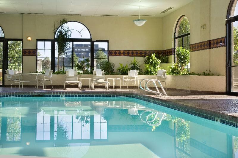Embassy Suites by Hilton Kansas City International Airport 5