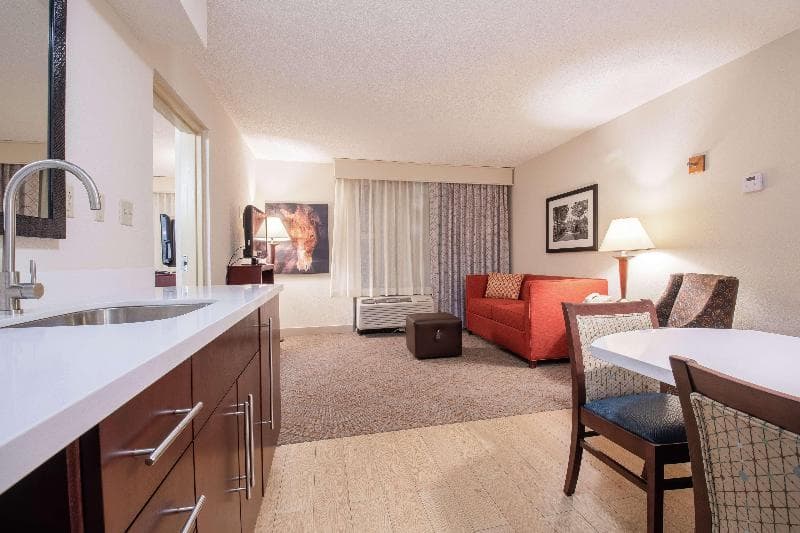 Hampton Inn & Suites Williamsburg-Richmond Rd. 4