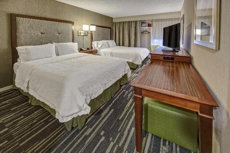 Hampton Inn Charlottesville 2