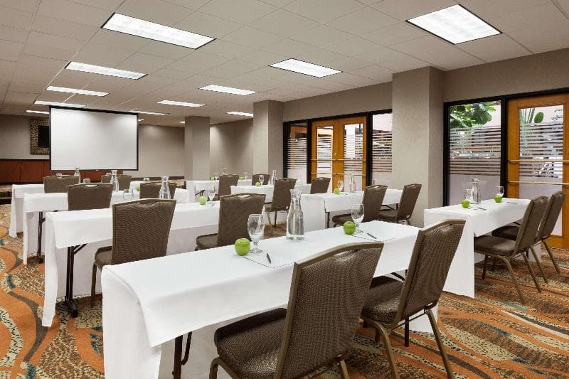 Embassy Suites by Hilton Oklahoma City Will Rogers Airport photo 1