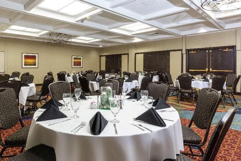 Embassy Suites by Hilton Kansas City Plaza 5