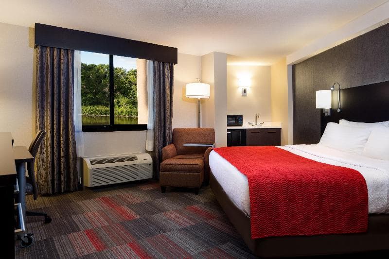 Holiday Inn Milwaukee Riverfront 5