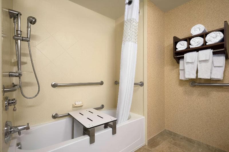 Hampton Inn & Suites Williamsburg-Central 2