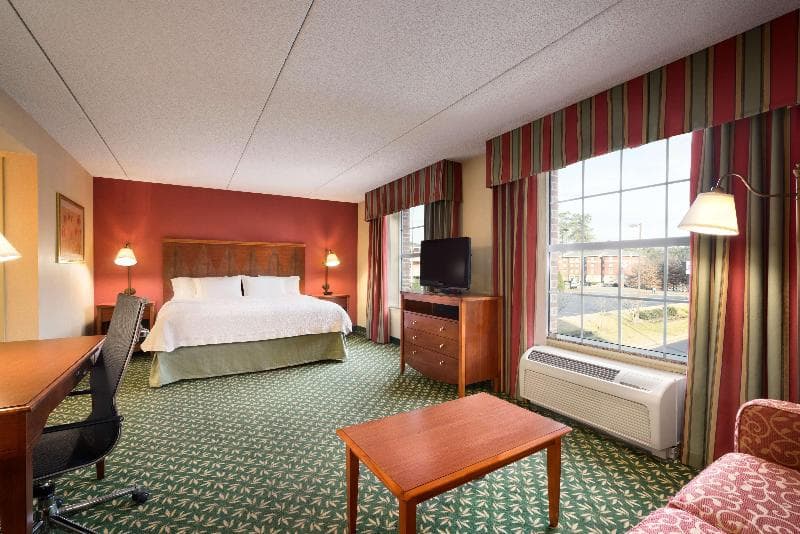 Hampton Inn & Suites Williamsburg-Central 3