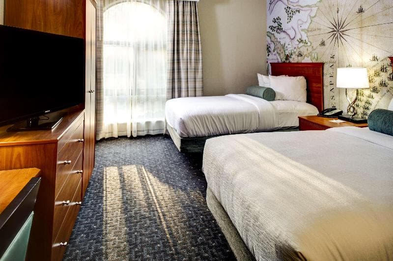 Embassy Suites by Hilton Williamsburg 2