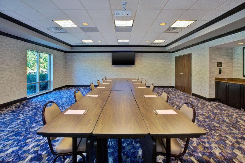 Hampton Inn and Suites Flint/Grand Blanc 4