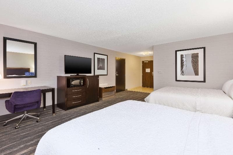 Hampton Inn and Suites Flint/Grand Blanc 5