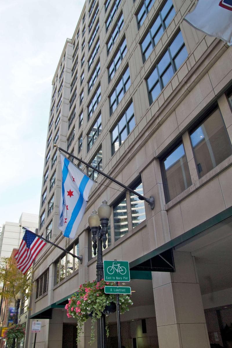 Hampton Inn & Suites Chicago-Downtown 3