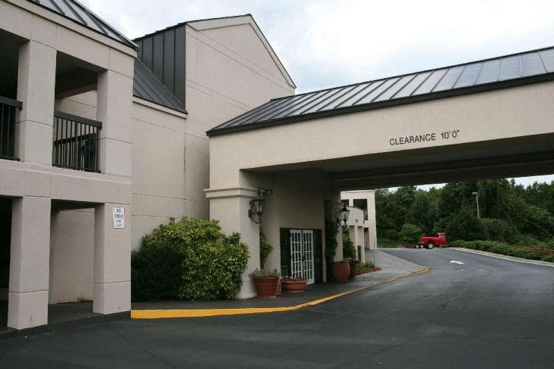 Travelodge by Wyndham Roanoke 2