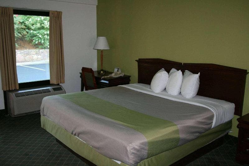 Travelodge by Wyndham Roanoke 3