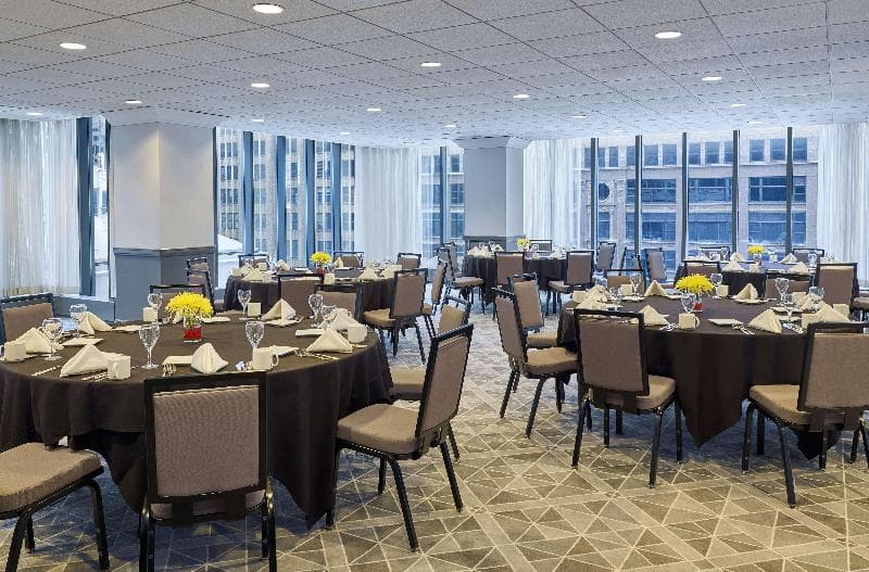 The Marquette Hotel, Curio Collection by Hilton 5