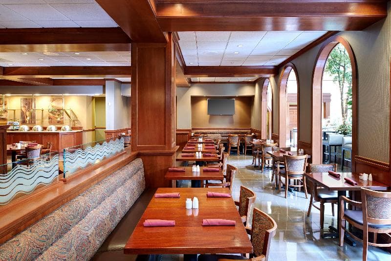 DoubleTree by Hilton Hotel Detroit - Dearborn 5