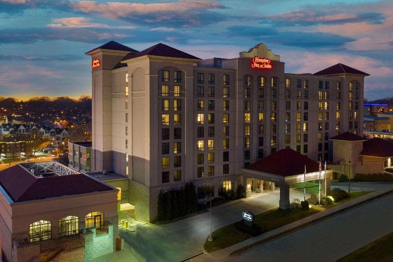 Hampton Inn & Suites Kansas City-Country Club Plaza 1