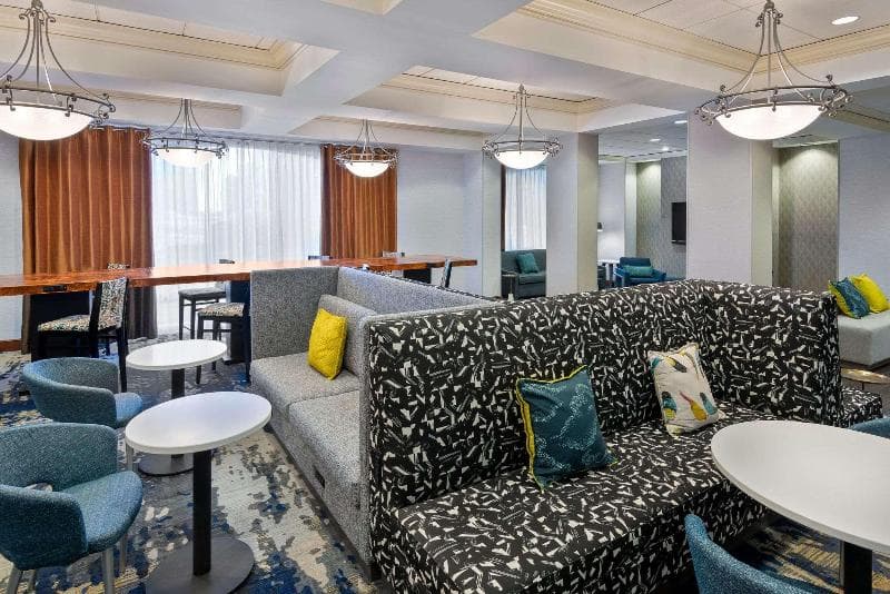 Hampton Inn & Suites Kansas City-Country Club Plaza 2