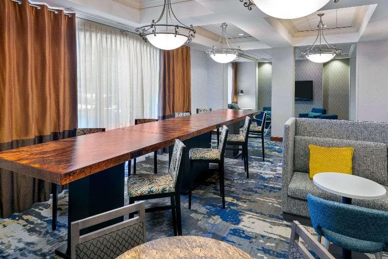 Hampton Inn & Suites Kansas City-Country Club Plaza 4