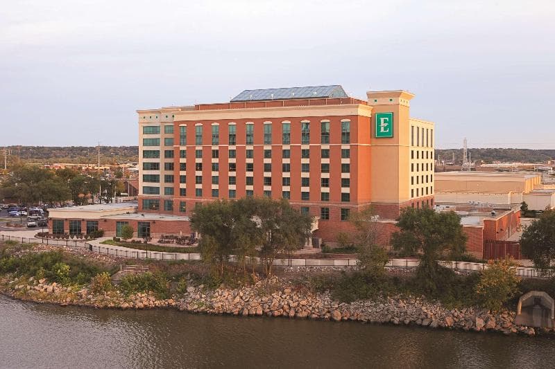 Embassy Suites by Hilton East Peoria Riverfront Hotel & Conf 4