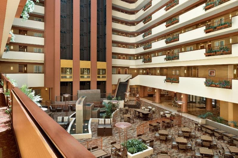 Embassy Suites by Hilton East Peoria Riverfront Hotel & Conf 1