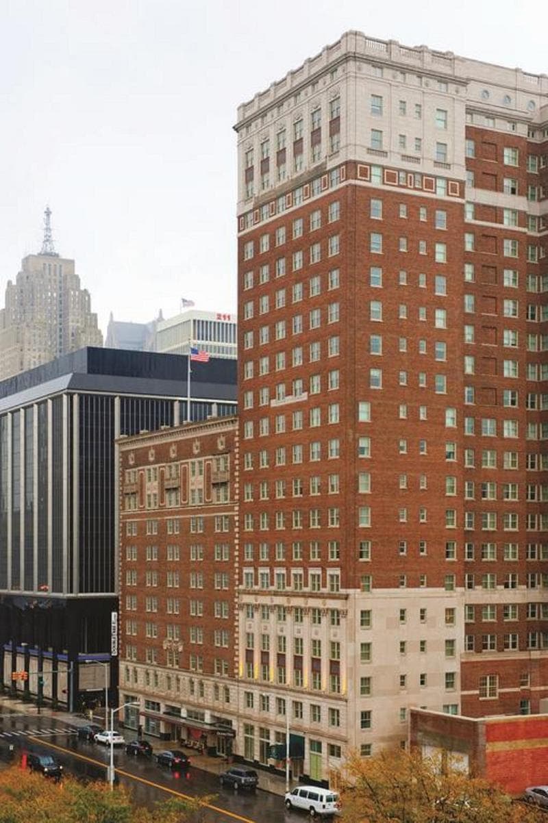 DoubleTree Suites by Hilton Hotel Detroit Downtown - Fort 3