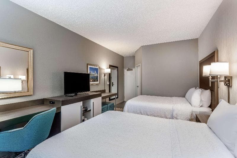 Hampton Inn Milwaukee - Airport 2