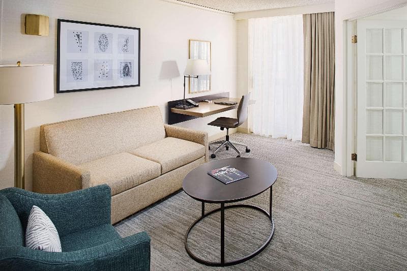 Hilton Atlanta Perimeter Suites 2